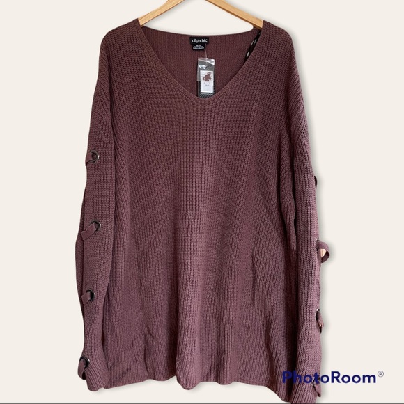 City Chic Sweaters - City Chic sweater. Size women’s 22. NWT.
